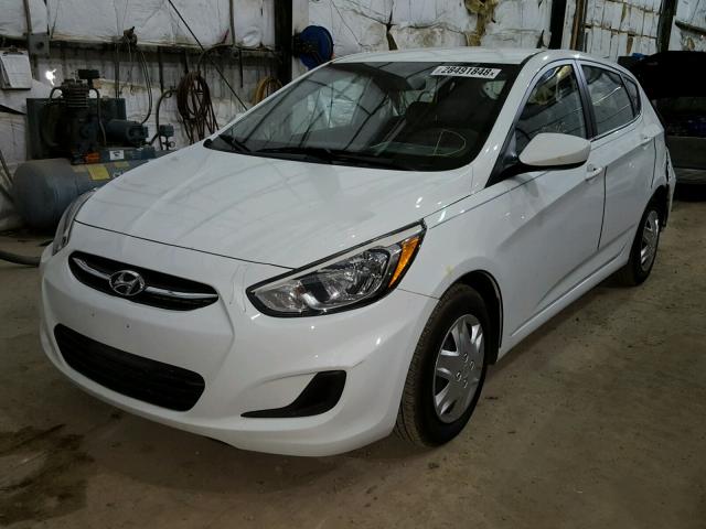 KMHCT5AE0FU231425 - 2015 HYUNDAI ACCENT GS WHITE photo 2