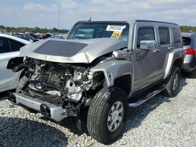 5GTEN43E188230044 - 2008 HUMMER H3 LUXURY SILVER photo 2