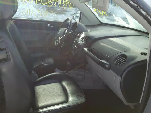 3VWCD21Y33M318369 - 2003 VOLKSWAGEN NEW BEETLE 黑色 照片 5