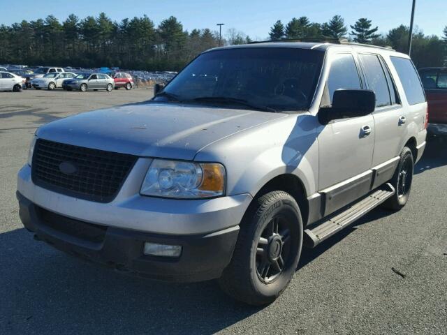 1FMPU16L03LA27143 - 2003 FORD EXPEDITION SILVER photo 2