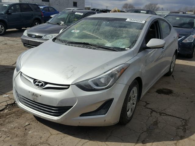 5NPDH4AE6GH735543 - 2016 HYUNDAI ELANTRA SE SILVER photo 2