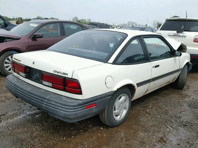 1G1JC1443N7235160 - 1992 CHEVROLET CAVALIER V WHITE photo 4