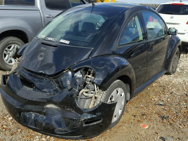3VWPW3AG4AM013906 - 2010 VOLKSWAGEN NEW BEETLE 黑色 照片 4
