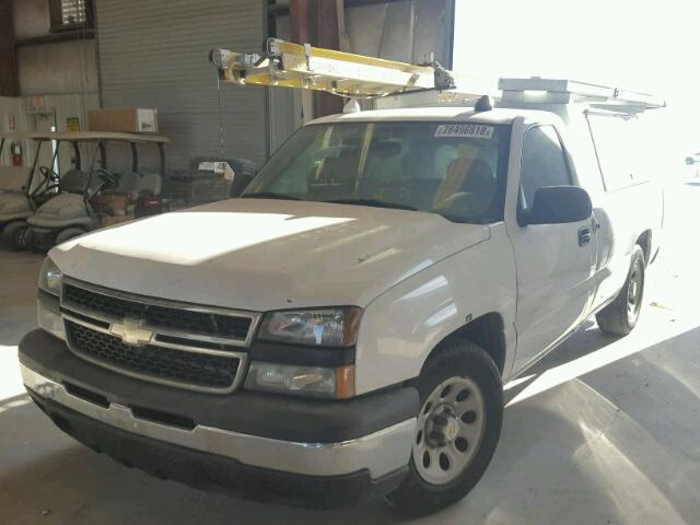 1GCEC14X77Z146122 - 2007 CHEVROLET SILVERADO WHITE photo 2