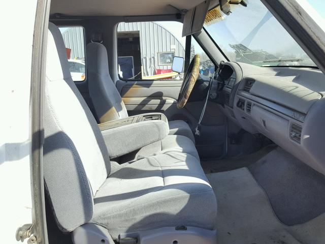 1FTHX25H7SKC13933 - 1995 FORD F250 WHITE photo 5