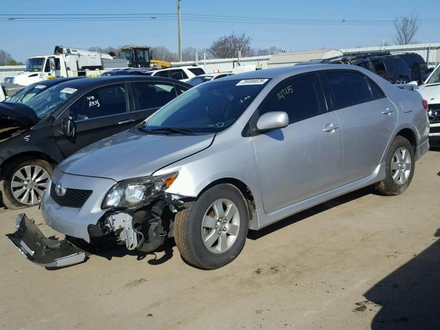 2T1BU40E59C118483 - 2009 TOYOTA COROLLA BA SILVER photo 2