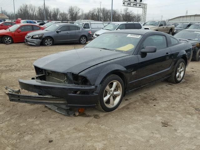 1ZVFT82H165231517 - 2006 FORD MUSTANG GT BLACK photo 2