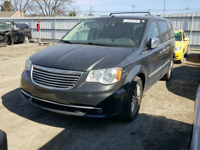 2A4RR6DG6BR781259 - 2011 CHRYSLER TOWN & COU GRAY photo 2