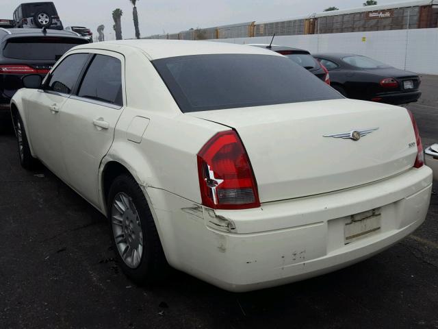 2C3JA43R75H690002 - 2005 CHRYSLER 300 CREAM photo 3