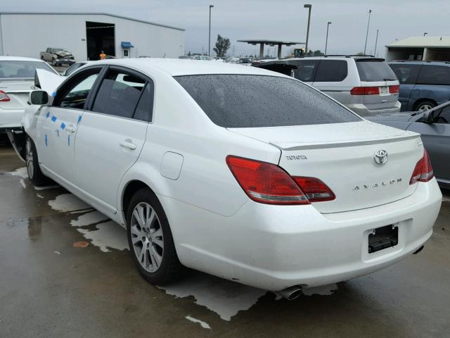 4T1BK36B08U253980 - 2008 TOYOTA AVALON XL WHITE photo 3