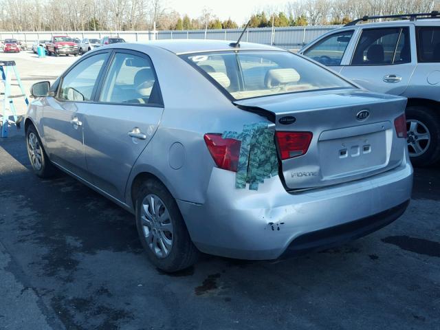 KNAFT4A28B5418642 - 2011 KIA FORTE LX SILVER photo 3