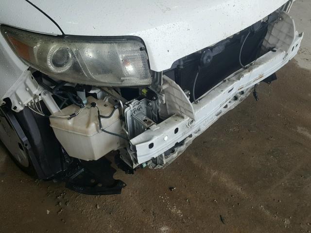 JTLZE4FE0C1142046 - 2012 TOYOTA SCION XB WHITE photo 9