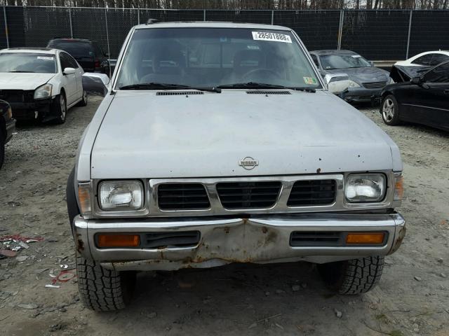 1N6HD16Y8RC369790 - 1994 NISSAN TRUCK KING SILVER photo 9