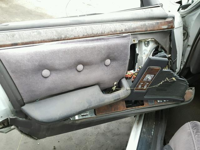 1C3XV66R1PD144012 - 1993 CHRYSLER NEW YORKER 白色 照片 10