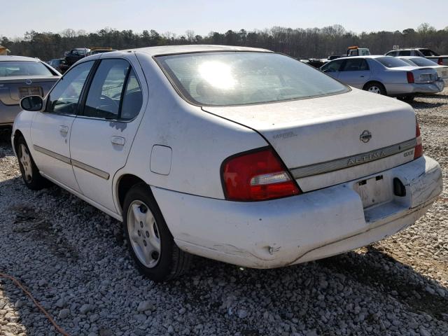 1N4DL01D8YC211165 - 2000 NISSAN ALTIMA XE WHITE photo 3