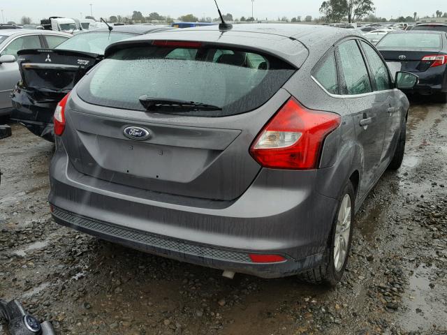 1FAHP3M2XCL453823 - 2012 FORD FOCUS SEL GRAY photo 4
