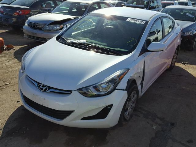 5NPDH4AE4GH787723 - 2016 HYUNDAI ELANTRA SE WHITE photo 2