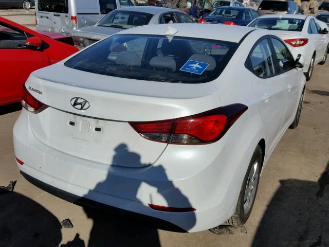 5NPDH4AE4GH787723 - 2016 HYUNDAI ELANTRA SE WHITE photo 4