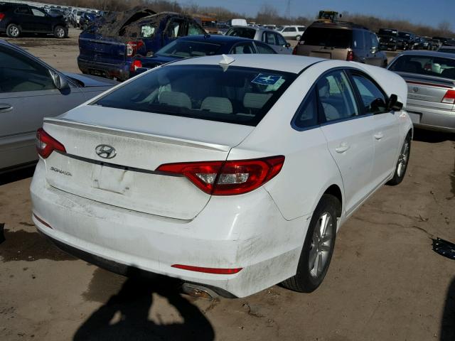 5NPE24AF2GH374200 - 2016 HYUNDAI SONATA SE WHITE photo 4