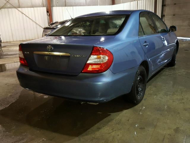 4T1BE32KX4U896604 - 2004 TOYOTA CAMRY LE BLUE photo 4