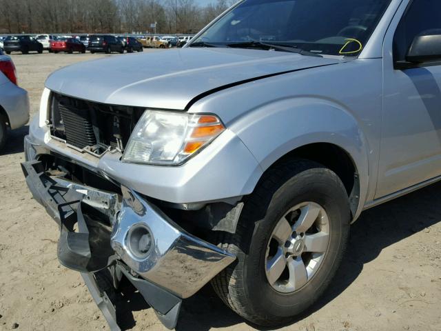 1N6AD06UX9C404953 - 2009 NISSAN FRONTIER K SILVER photo 9