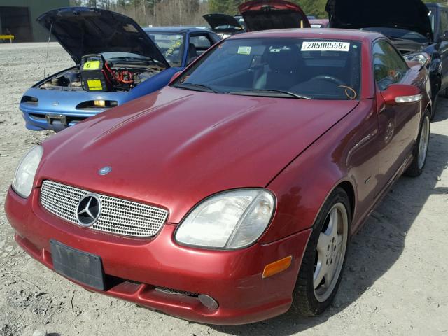 WDBKK65F11F174756 - 2001 MERCEDES-BENZ SLK 320 RED photo 2