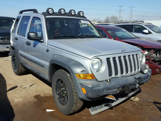 1J4GL38K75W540330 - 2005 JEEP LIBERTY RE SILVER photo 1