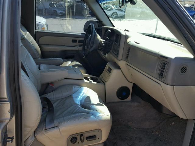 1GKEK13Z82J262656 - 2002 GMC YUKON BEIGE photo 5