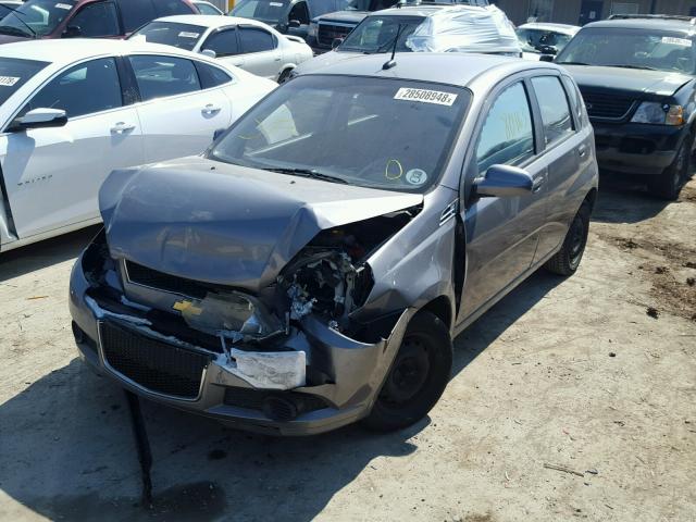 KL1TD66E99B649750 - 2009 CHEVROLET AVEO LS GRAY photo 2