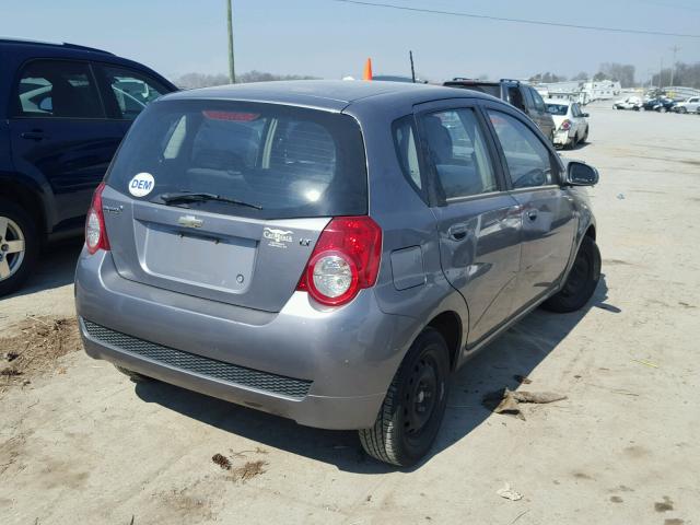 KL1TD66E99B649750 - 2009 CHEVROLET AVEO LS GRAY photo 4