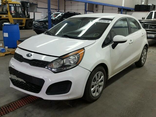 KNADM5A35C6017547 - 2012 KIA RIO LX WHITE photo 2