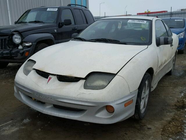 3G2JB12T2YS121746 - 2000 PONTIAC SUNFIRE SE WHITE photo 2