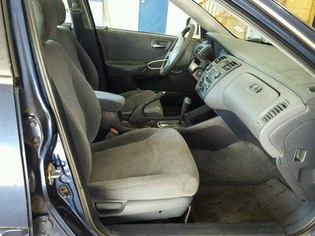 1HGCF86642A129167 - 2002 HONDA ACCORD VAL BLUE photo 5