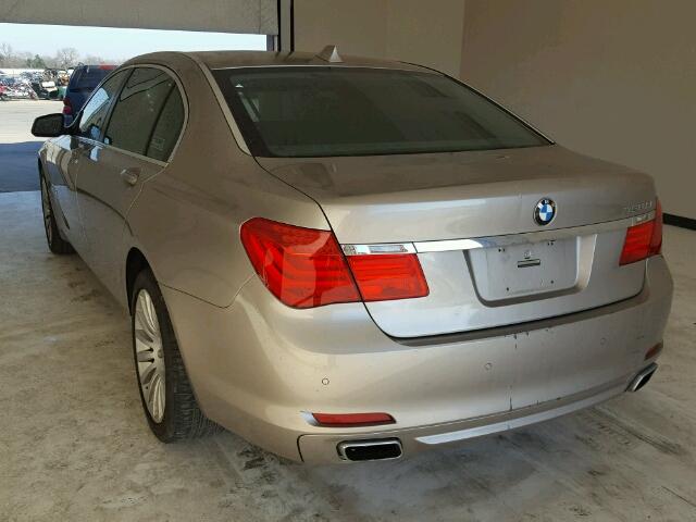 WBAKB83549CY61926 - 2009 BMW 750 LI SILVER photo 3