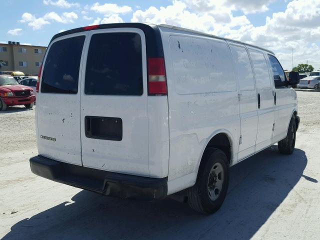 1GCGG25V971153474 - 2007 CHEVROLET EXPRESS G2 WHITE photo 4