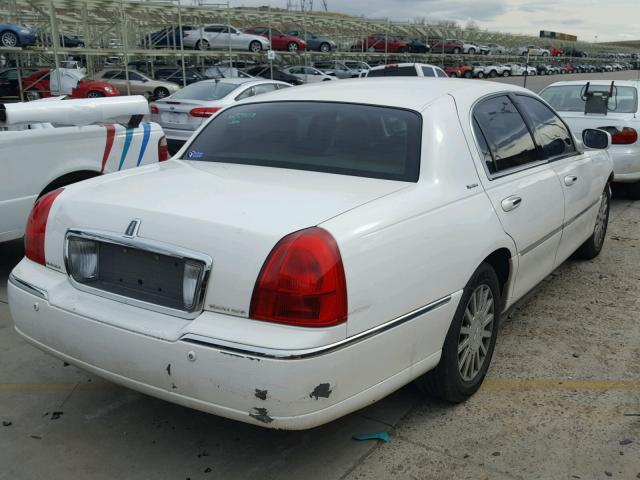 1LNHM81W25Y656441 - 2005 LINCOLN TOWN CAR S WHITE photo 4