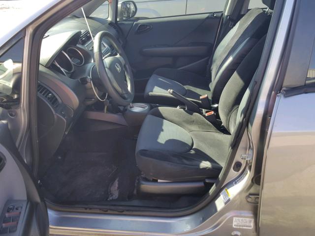 JHMGD38488S041079 - 2008 HONDA FIT GRAY photo 5