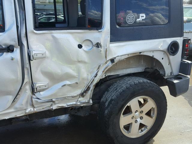 1J8GA59148L598701 - 2008 JEEP WRANGLER U SILVER photo 9