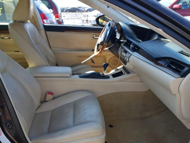 JTHBW1GG0E2039665 - 2014 LEXUS ES 300H BROWN photo 5