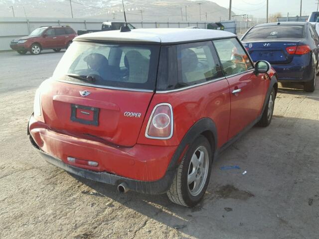 WMWSU3C55BTX96751 - 2011 MINI COOPER RED photo 4