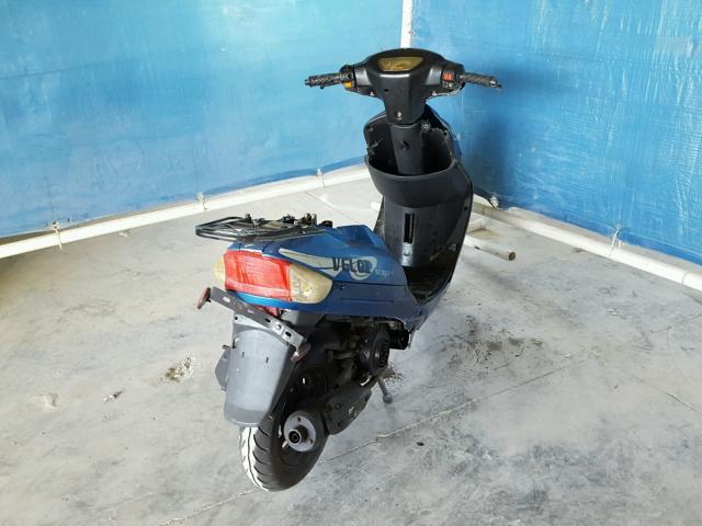 L9NPEACB9F1001302 - 2015 VESPA SCOOTER BLUE photo 4