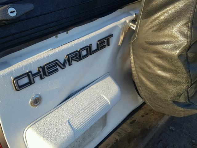 2CNBE1869W6908385 - 1998 CHEVROLET TRACKER WHITE photo 9