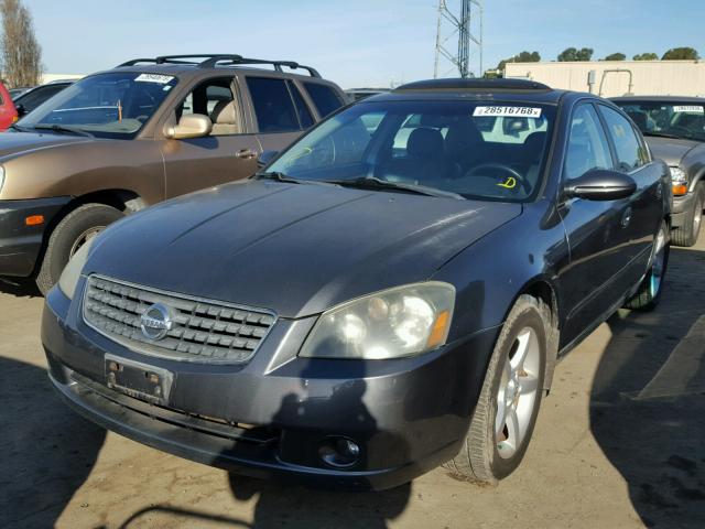 1N4BL11D05C161936 - 2005 NISSAN ALTIMA SE GRAY photo 2