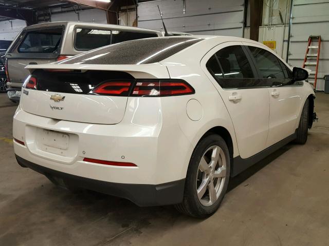 1G1RB6E46DU103463 - 2013 CHEVROLET VOLT WHITE photo 4