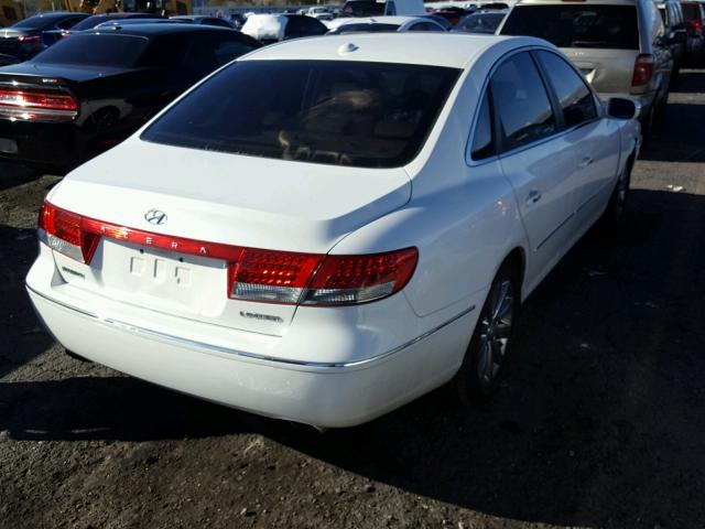 KMHFC46F58A310652 - 2008 HYUNDAI AZERA SE WHITE photo 4