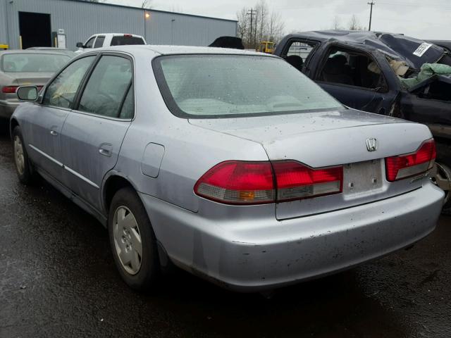 1HGCG16481A073316 - 2001 HONDA ACCORD LX SILVER photo 3