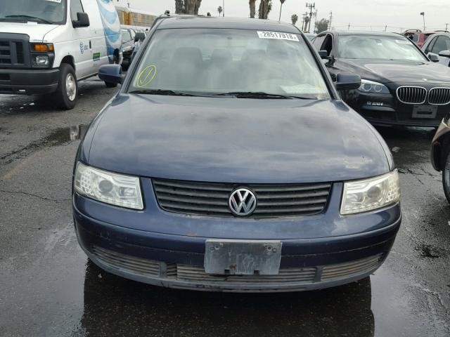 WVWMA63B9XE350383 - 1999 VOLKSWAGEN PASSAT GLS BLUE photo 10