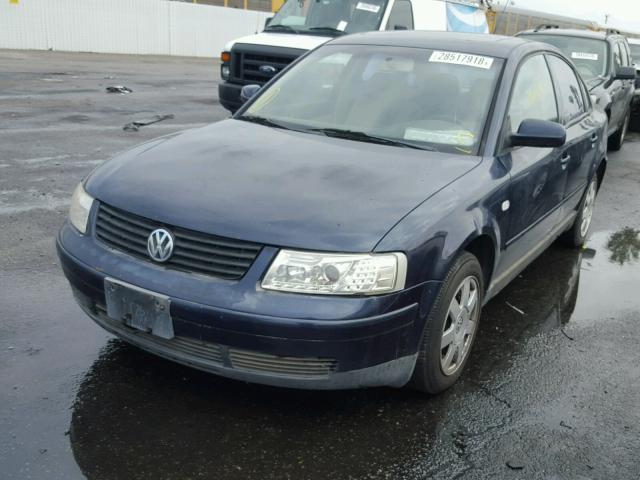 WVWMA63B9XE350383 - 1999 VOLKSWAGEN PASSAT GLS BLUE photo 2