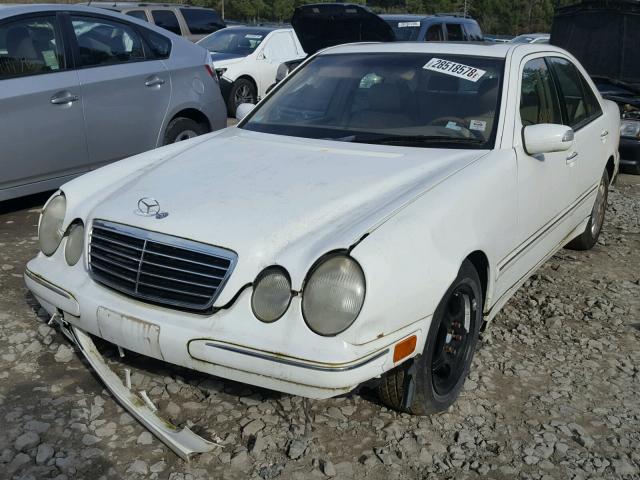 WDBJF65J41B171247 - 2001 MERCEDES-BENZ E 320 WHITE photo 2