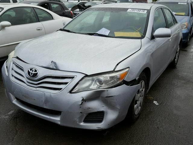 4T1BF3EK6BU669691 - 2011 TOYOTA CAMRY BASE SILVER photo 2